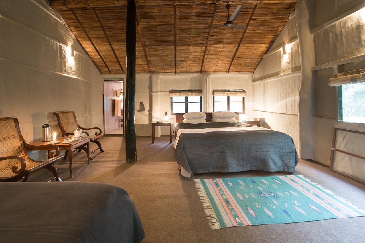 Tiger Tops Tharu Lodge Chitwan Ruang foto